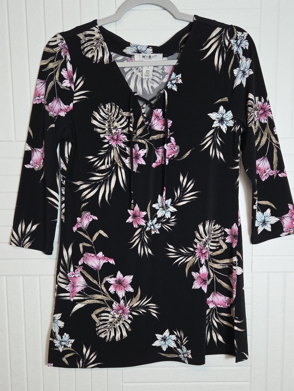 White House Black Market Hawaiian Botanic V Neck X-Cross 3/4 Sleeve Top S